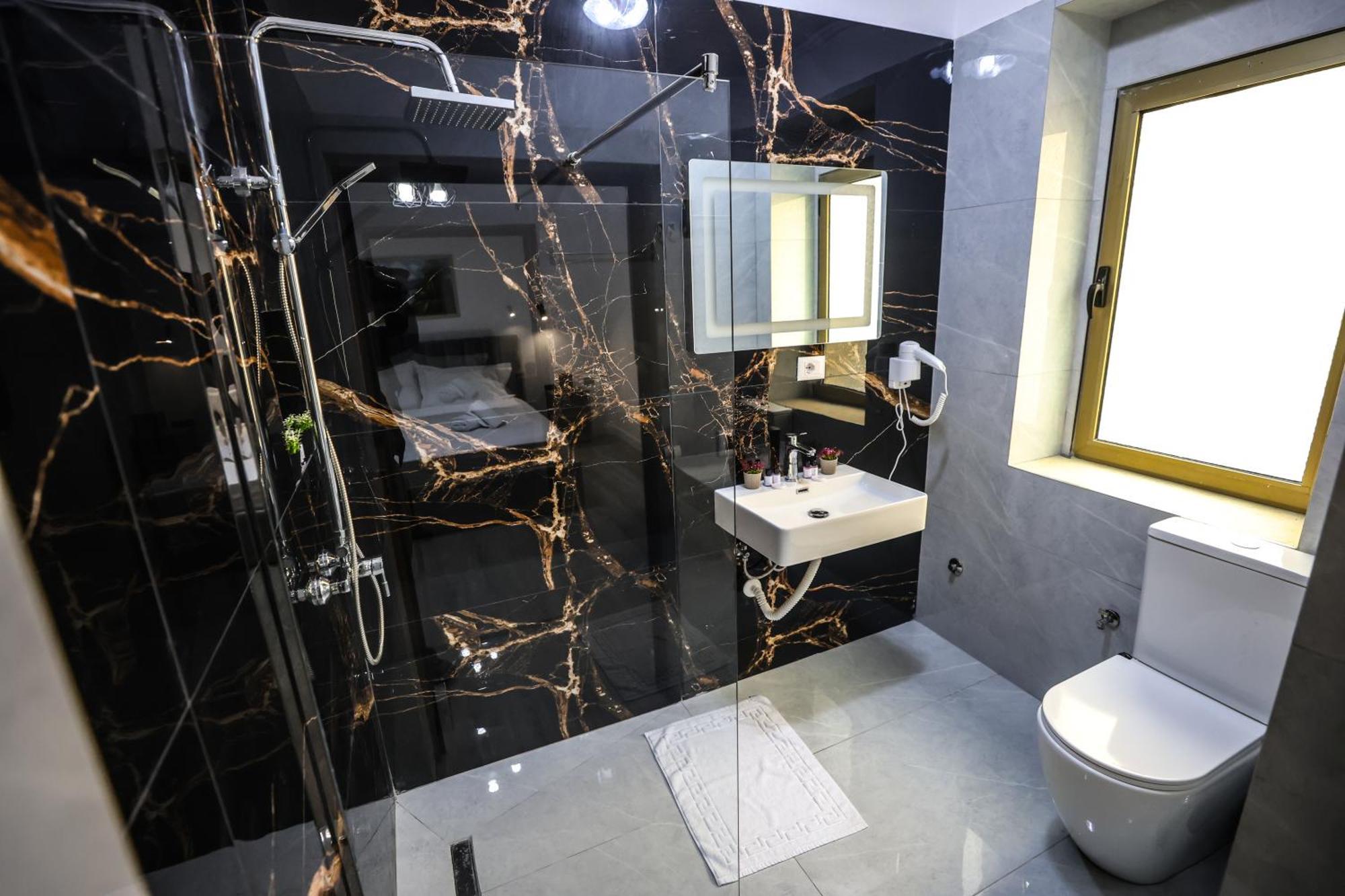 Vila Alizee Hotel Тирана Экстерьер фото