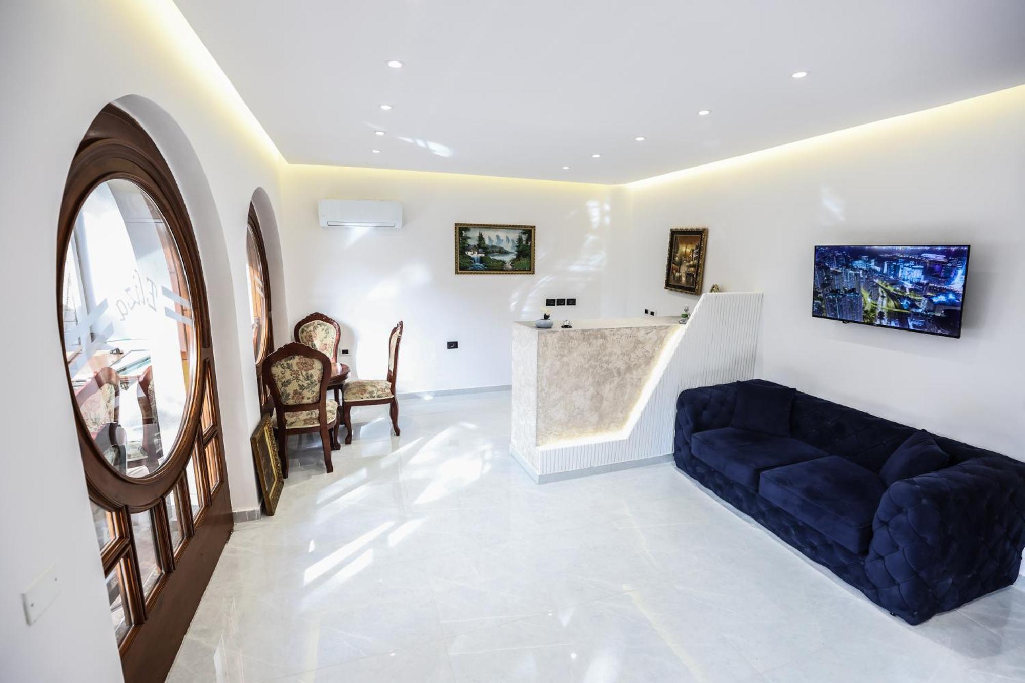 Vila Alizee Hotel Тирана Экстерьер фото