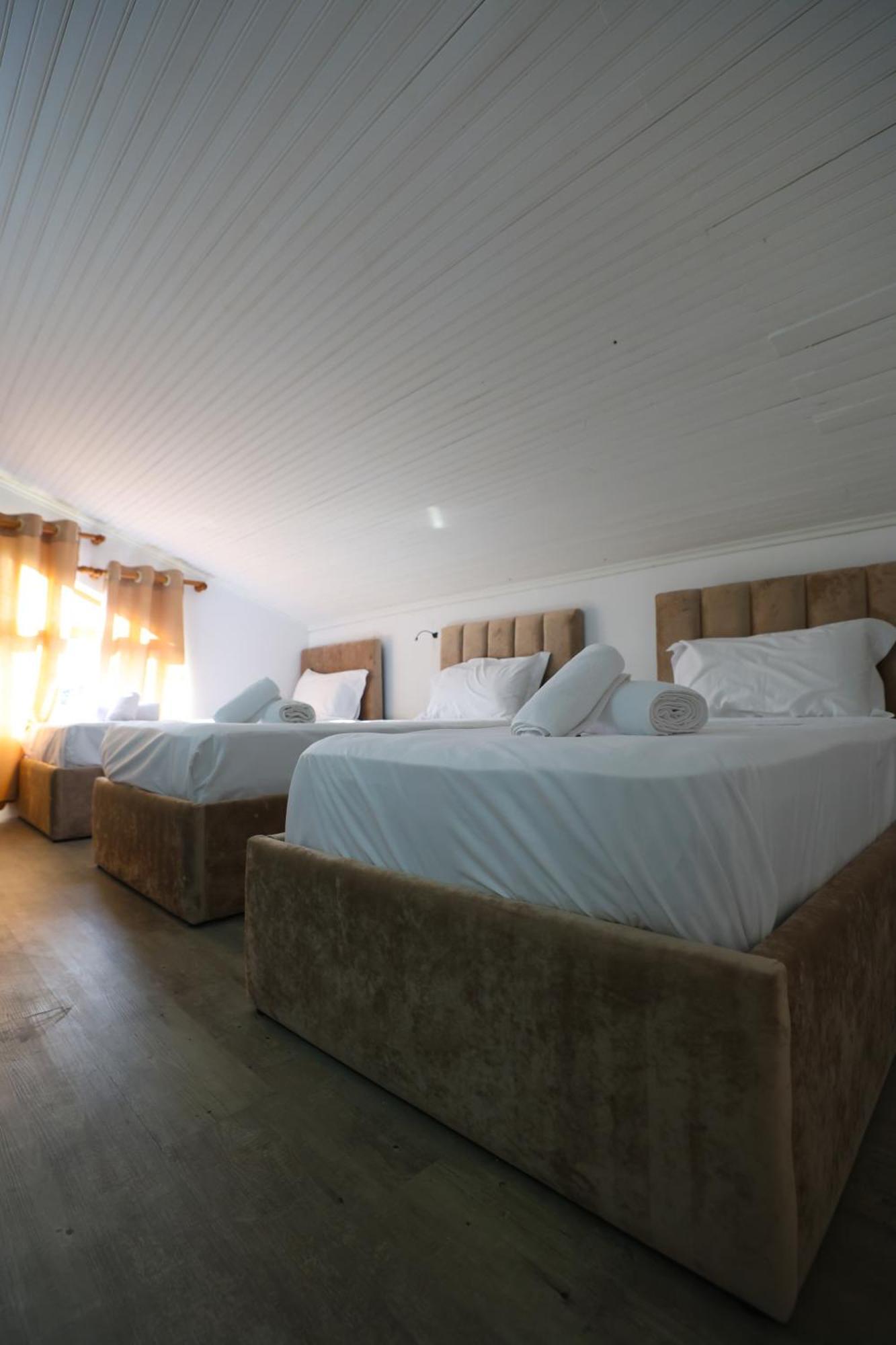 Vila Alizee Hotel Тирана Экстерьер фото