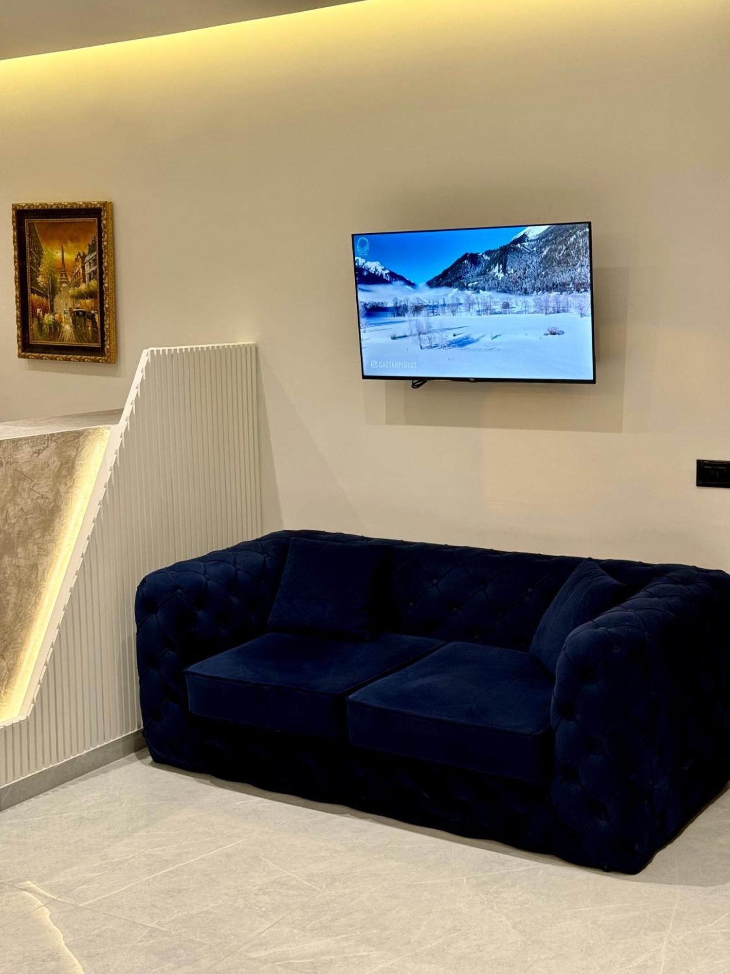 Vila Alizee Hotel Тирана Экстерьер фото